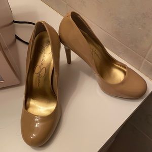 Like new Jessica Simpson pumps size 7.5.